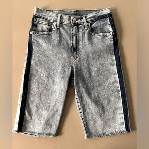 Levi’s Women’s Acid Washed Denim Short H Rise Stripe Raw Hem Bermuda Size : 28